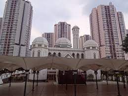 Masjid Al Bakrie Berdiri Indah Diantara Gedung-Gedung Pencakar Langit