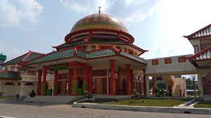 Masjid Babah Alun Dengan Ornamen Khas Tionghoa