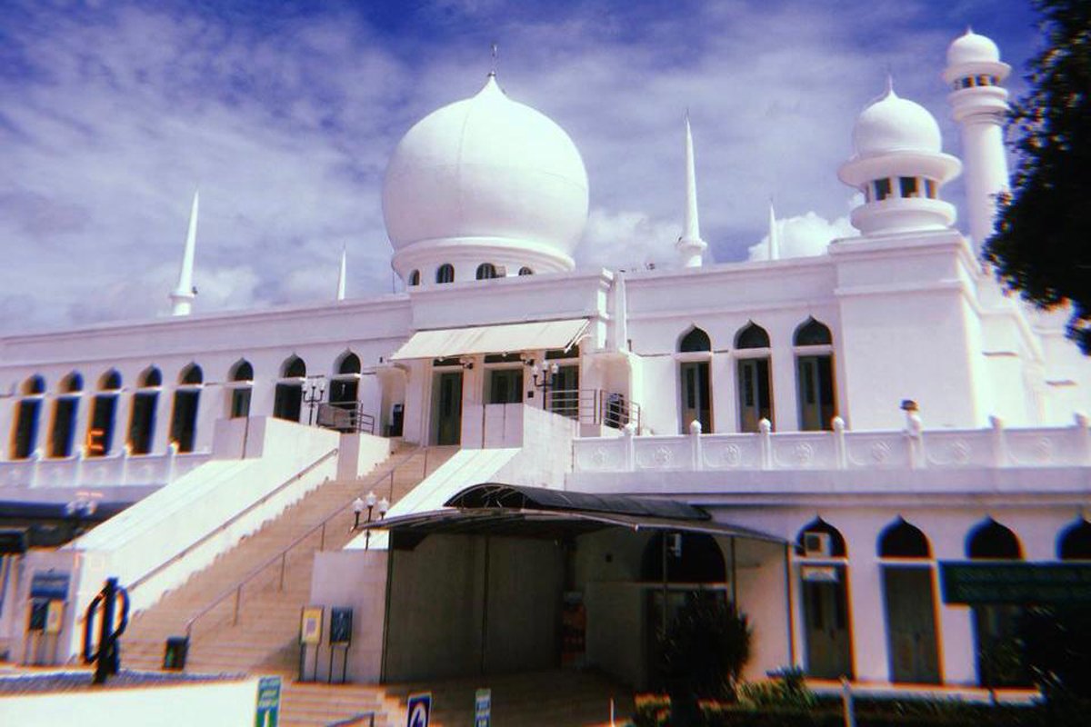 Sempat Menjadi Masjid Terbesar Di Jakarta, Megahnya Masjid Al-Azhar Jakarta
